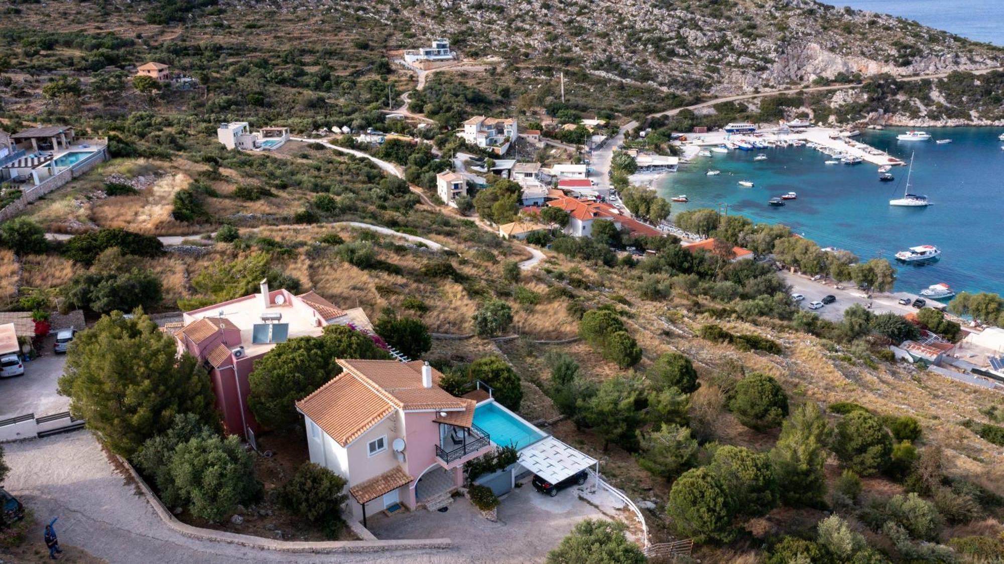 Coastal Paradise Found - Komis' Private Pool Retreat 아기오스니콜라우스 외부 사진