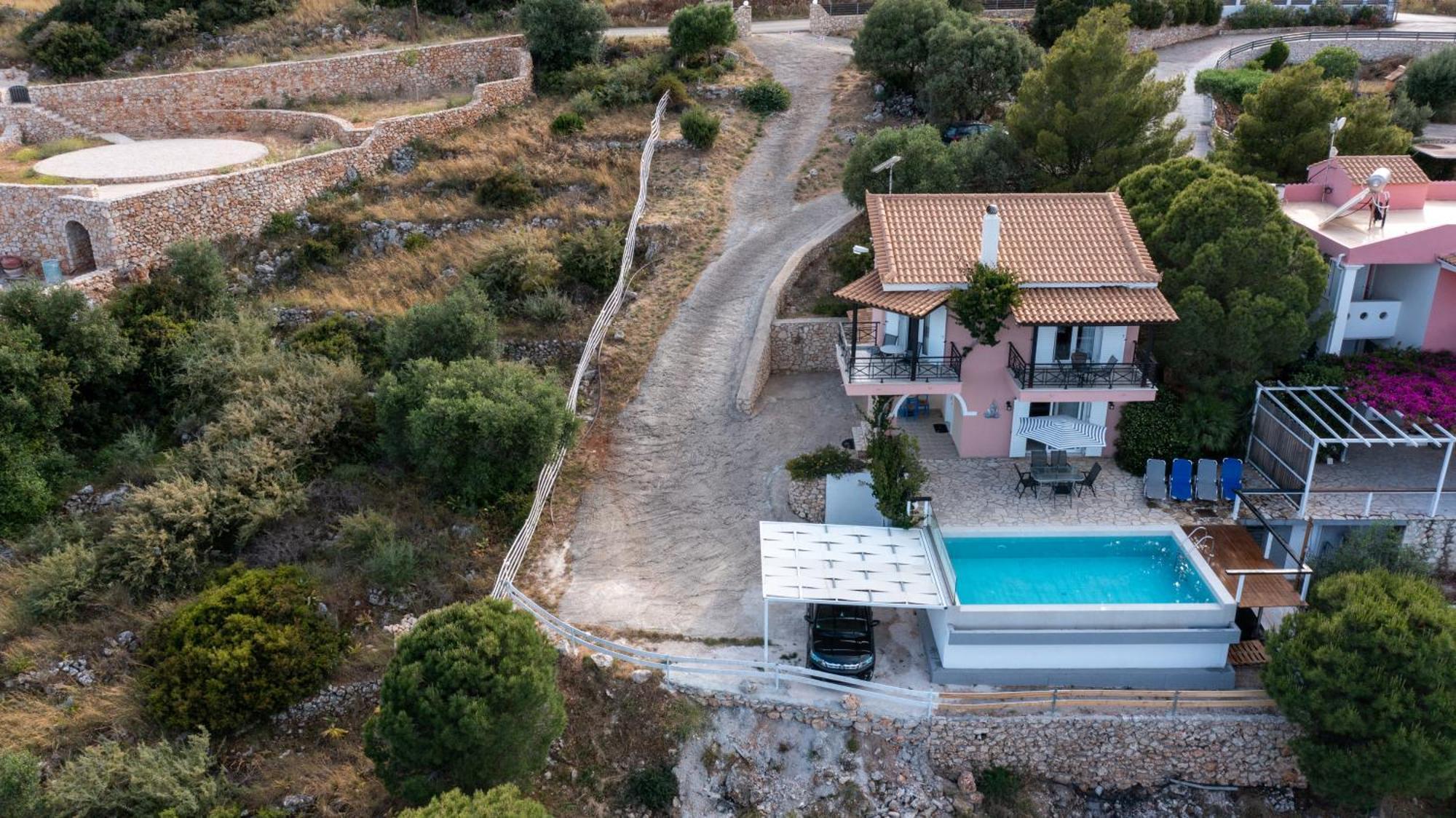 Coastal Paradise Found - Komis' Private Pool Retreat 아기오스니콜라우스 외부 사진
