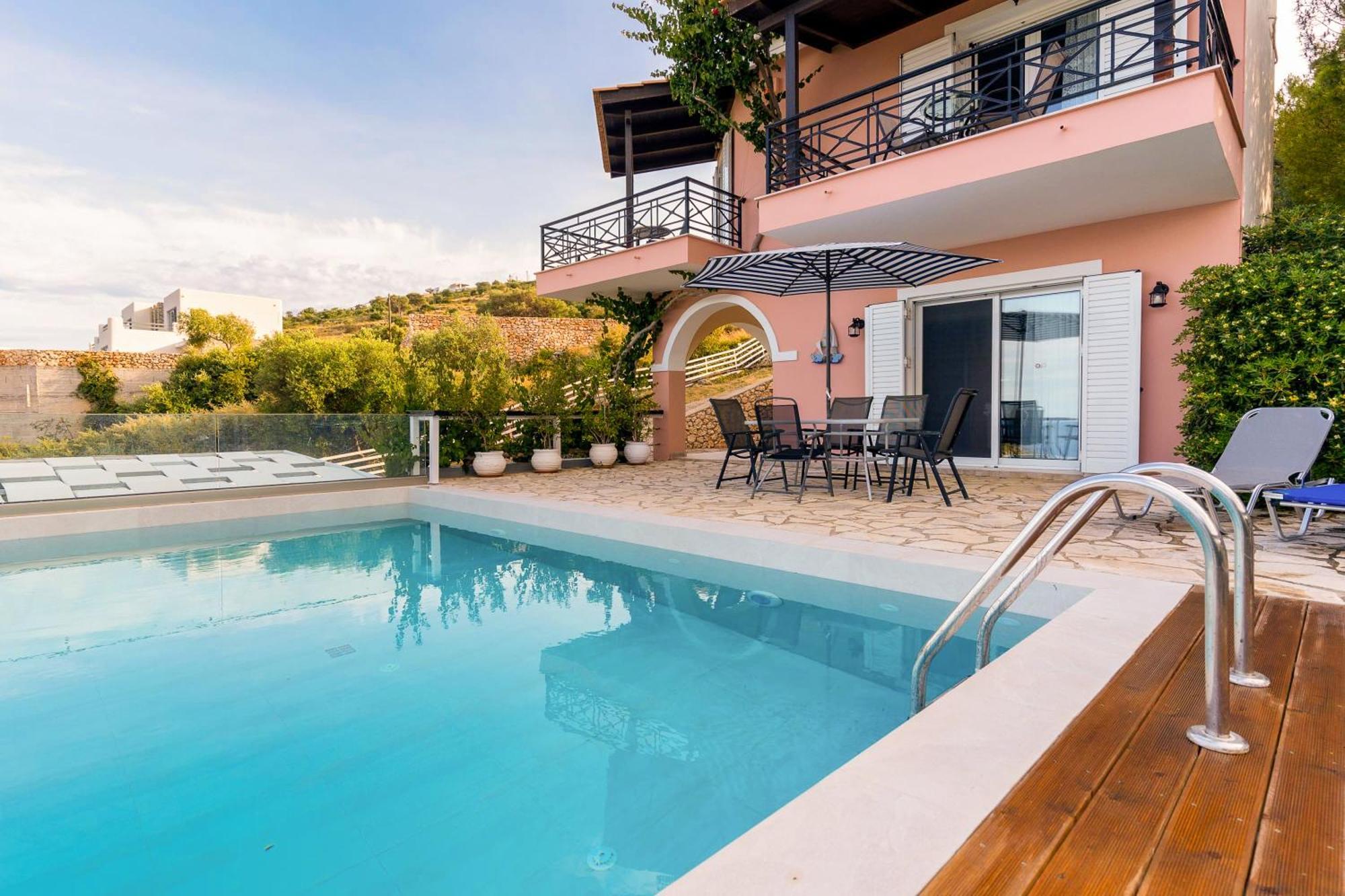 Coastal Paradise Found - Komis' Private Pool Retreat 아기오스니콜라우스 외부 사진