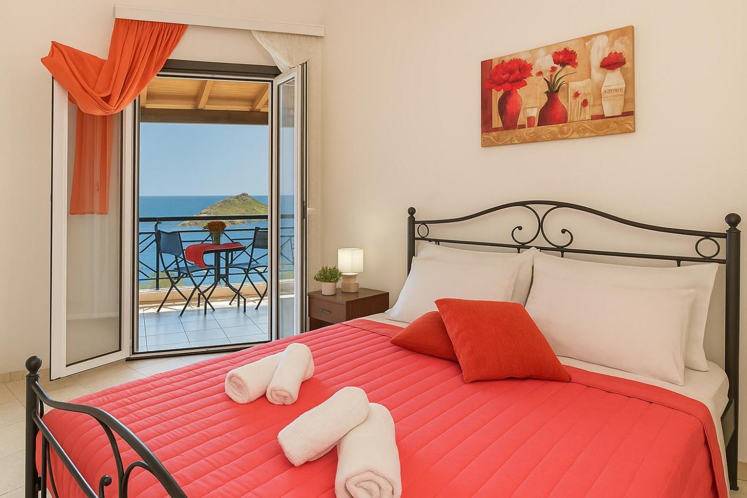 Coastal Paradise Found - Komis' Private Pool Retreat 아기오스니콜라우스 외부 사진
