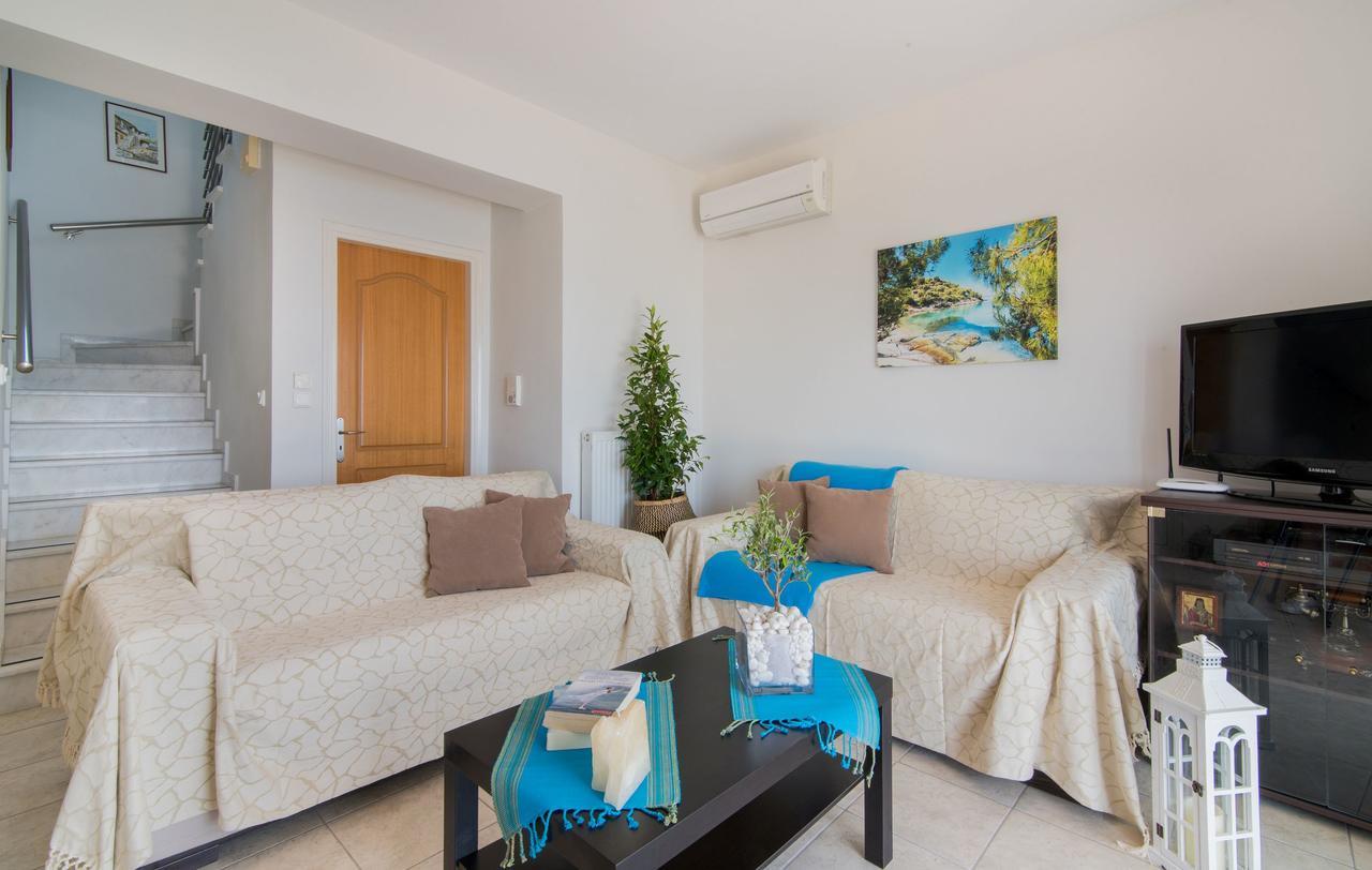 Coastal Paradise Found - Komis' Private Pool Retreat 아기오스니콜라우스 외부 사진