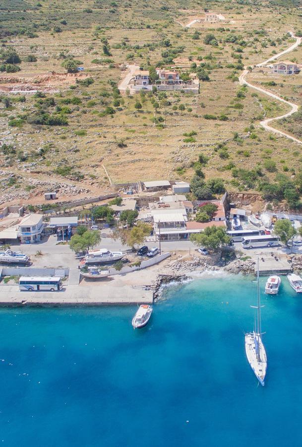Coastal Paradise Found - Komis' Private Pool Retreat 아기오스니콜라우스 외부 사진